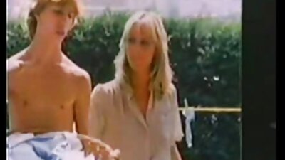 Két romantikus szex videók tini babák egy kört a kanos férfi szegecsekkel